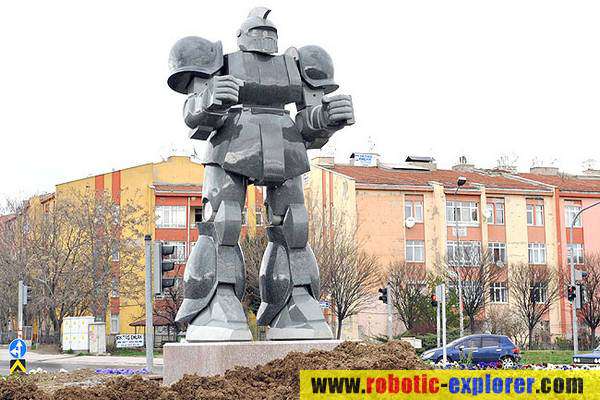 Walikota bangun robot setinggi&nbsp;6m