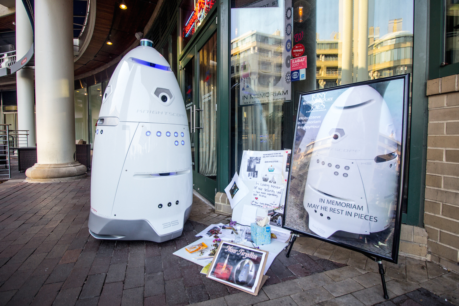 Robot Keamanan di Duga Bunuh Diri :D